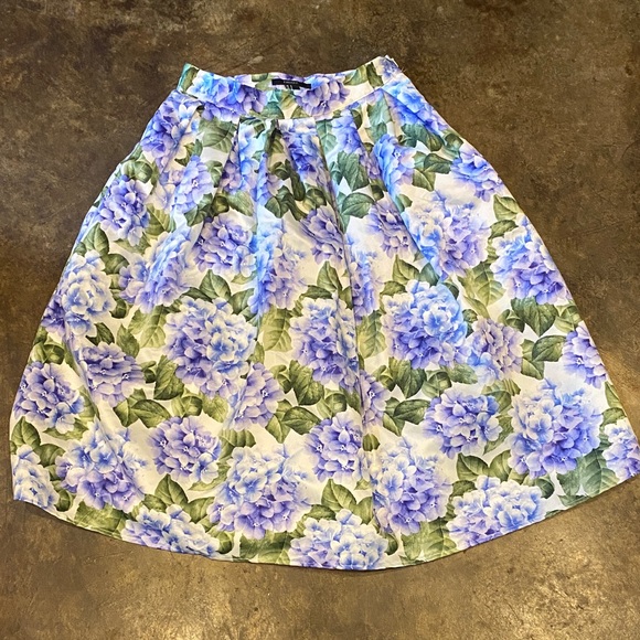 Forever 21 Dresses & Skirts - Forever 21 Floral Midi Skirt in Blue and Green